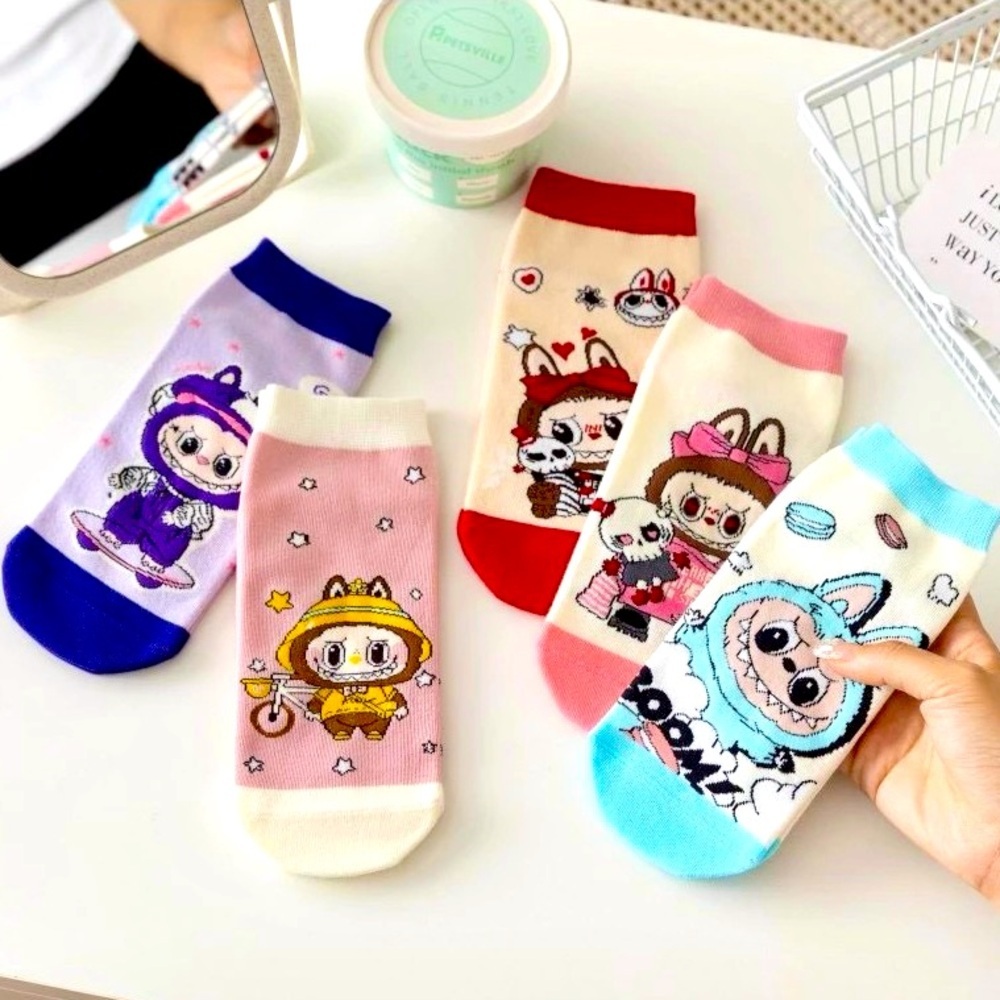 Labubu Socks and Charm Set - Red - Picture 5 of 5
